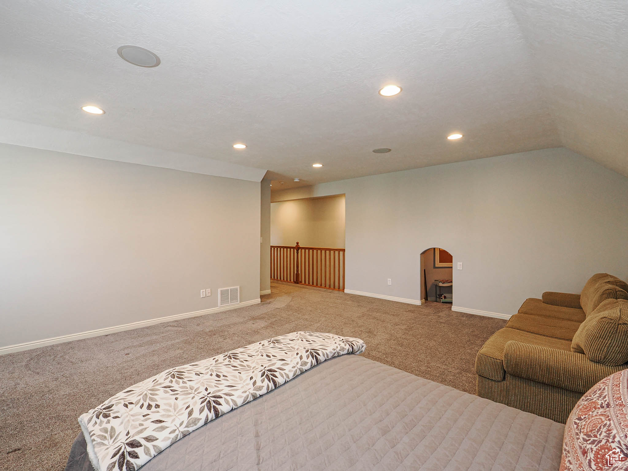 CASTLEWOOD - Residential