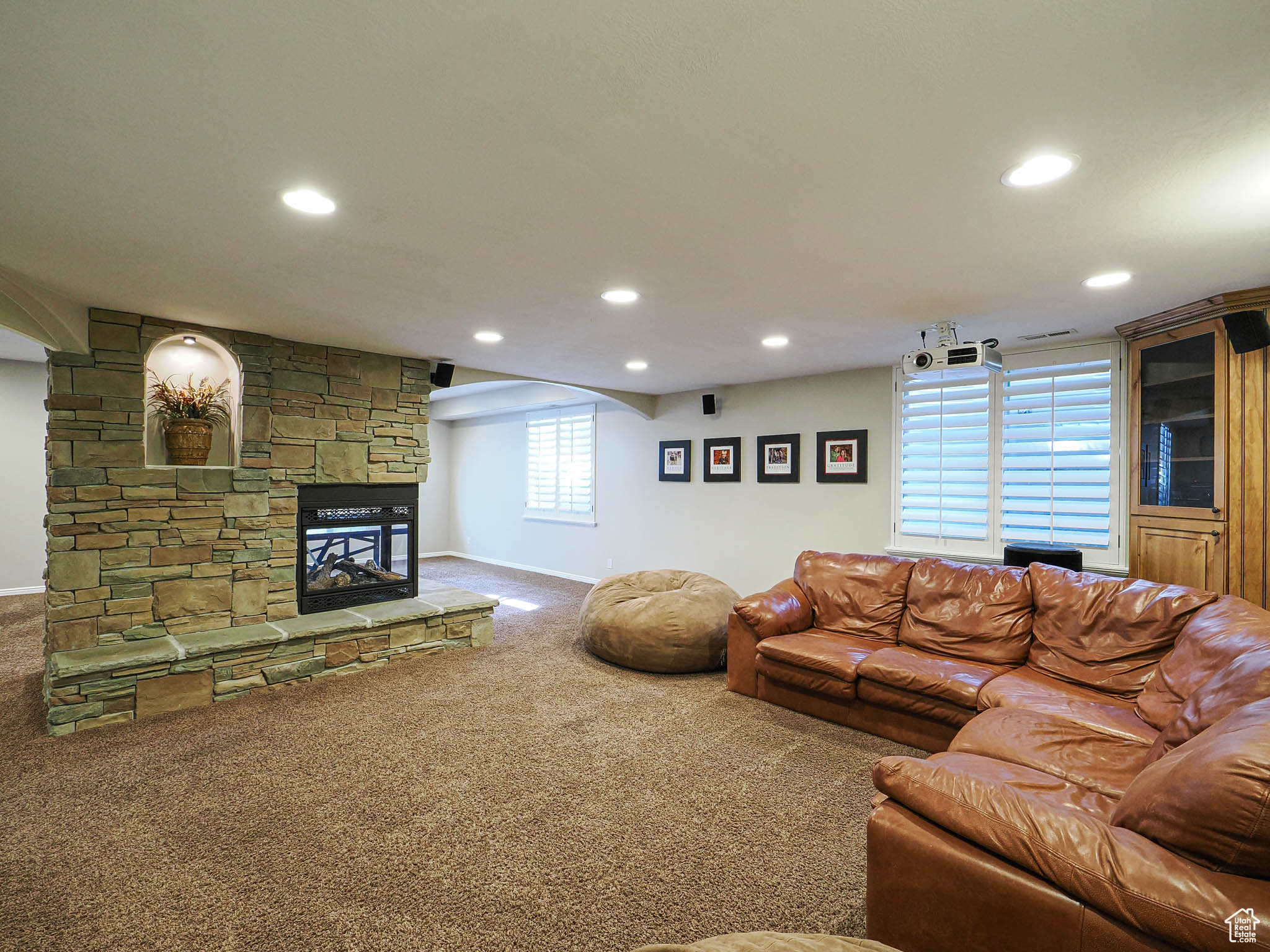 CASTLEWOOD - Residential