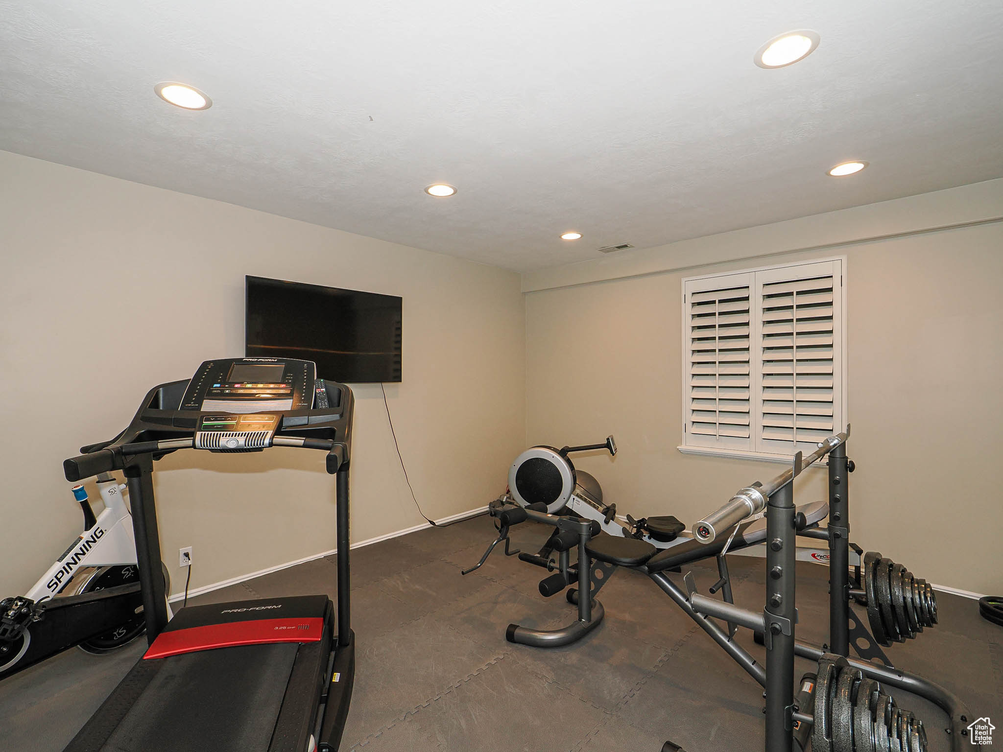 CASTLEWOOD - Residential