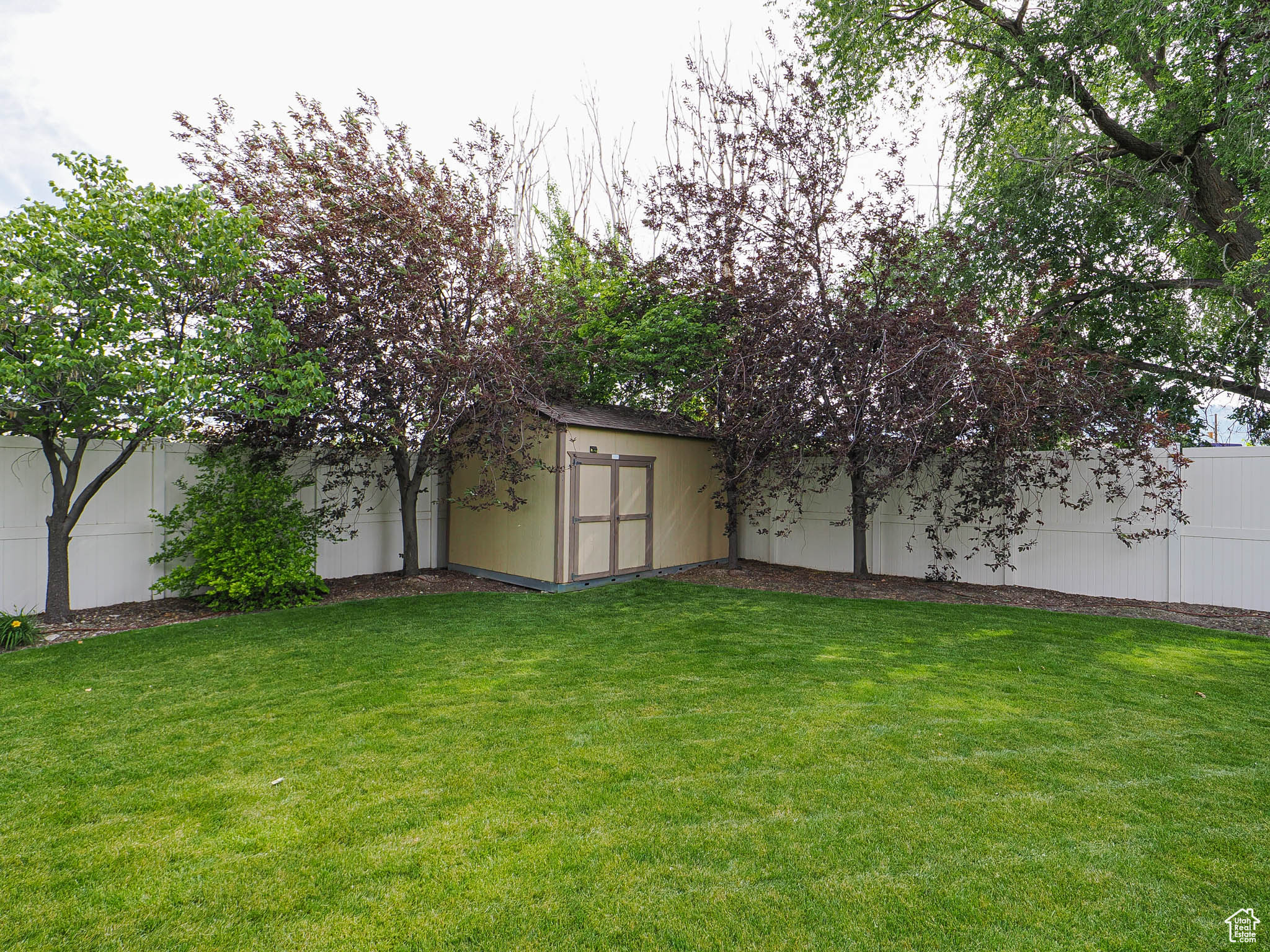 CASTLEWOOD - Residential