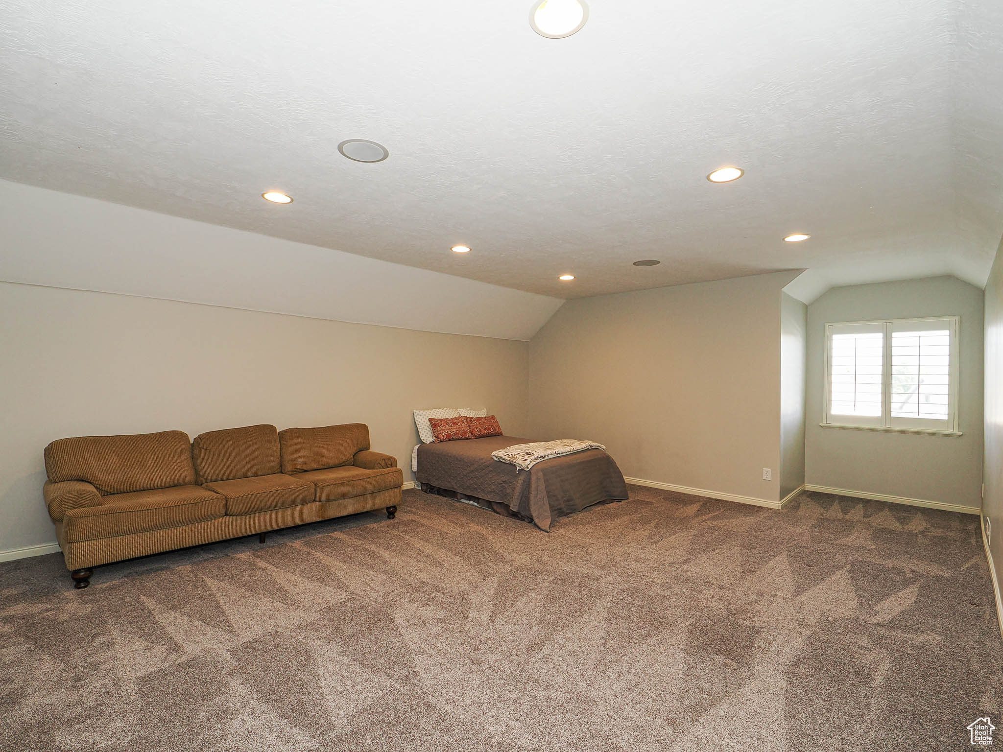 CASTLEWOOD - Residential