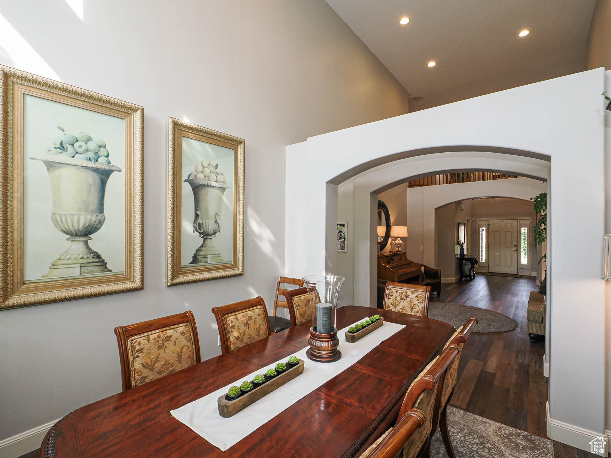 CASTLEWOOD - Residential