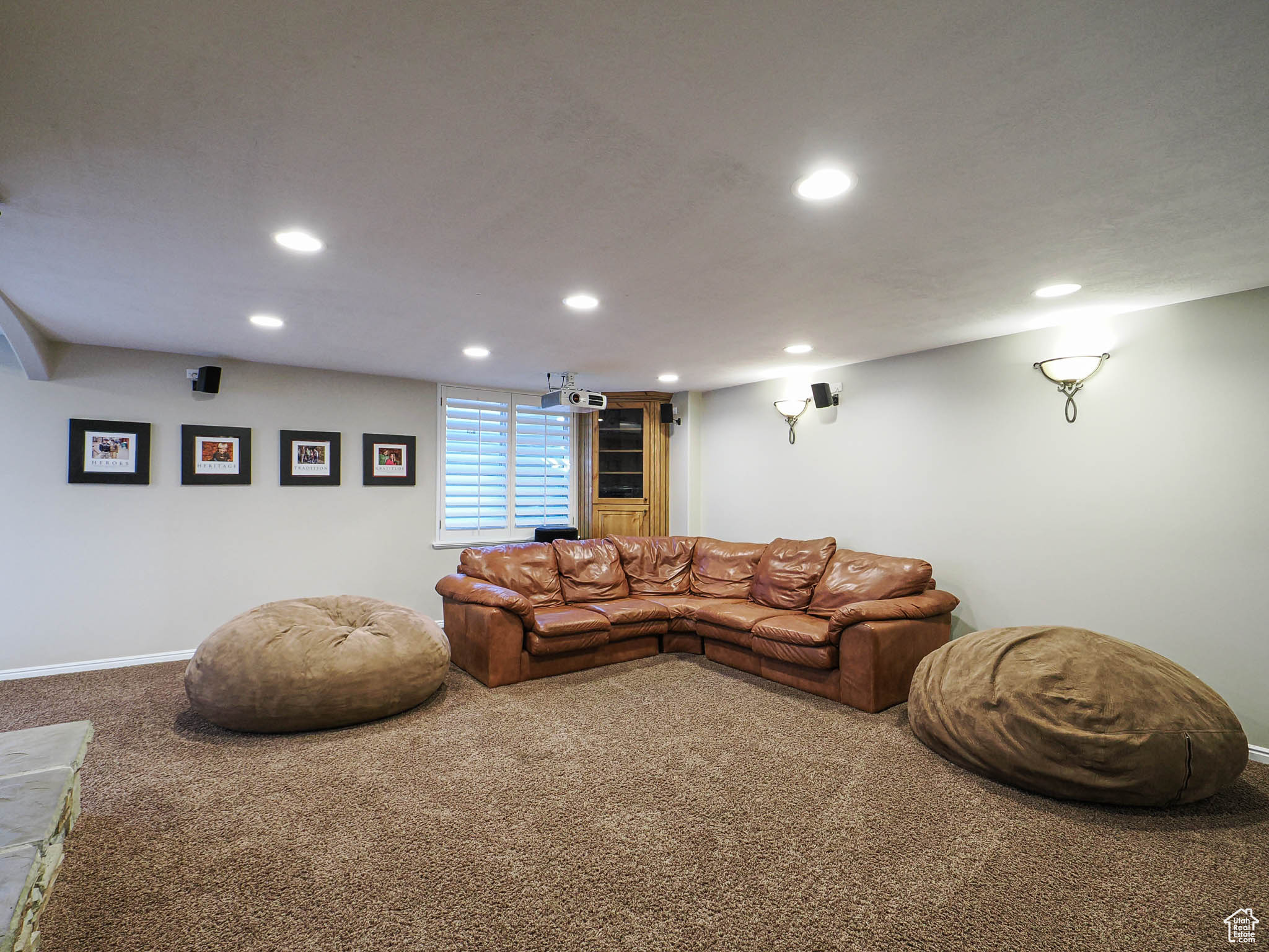 CASTLEWOOD - Residential
