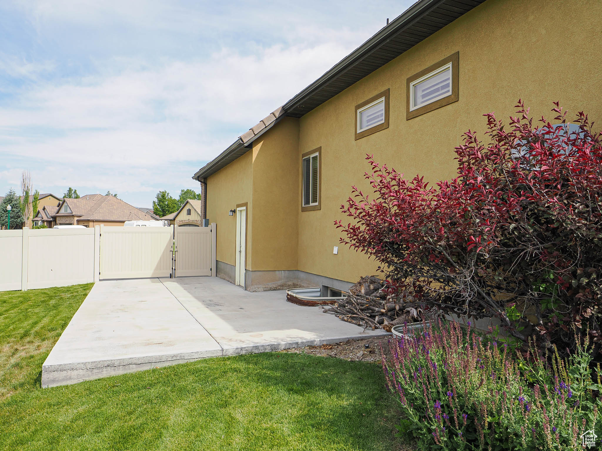 CASTLEWOOD - Residential