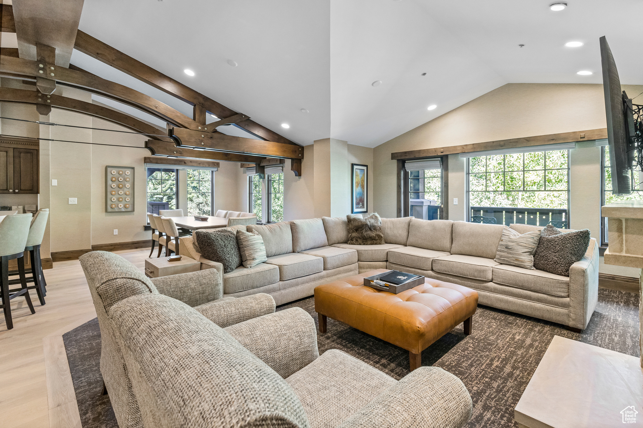 THE RESIDENTS AT THE CHATEAUX - Residential