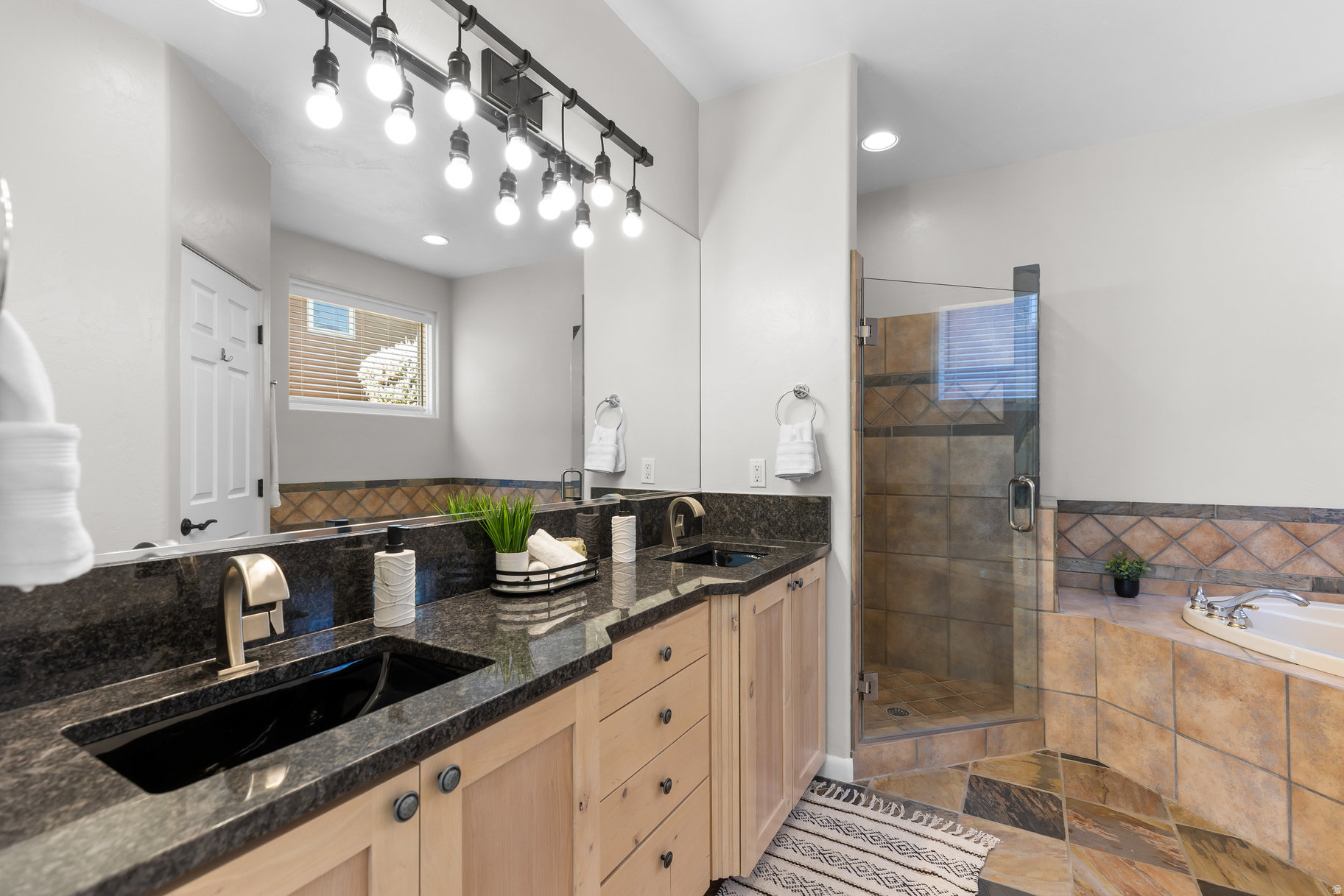 PAIUTE SPRINGS AT ENTRADA - Residential