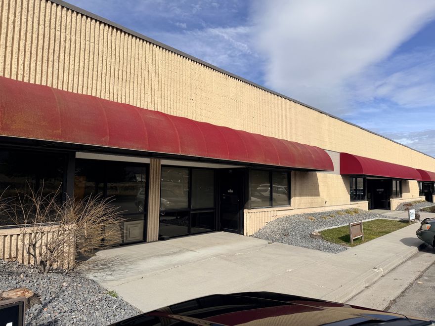 Logan UT 3,000 SF office shop space with ample paring. 940 SF Office/Retail area. Two private bathrooms. 2,040 SF shop area with overhead door. 15 parking stalls in large common area parking lot. Great visibility just off 10th West and 200 N.