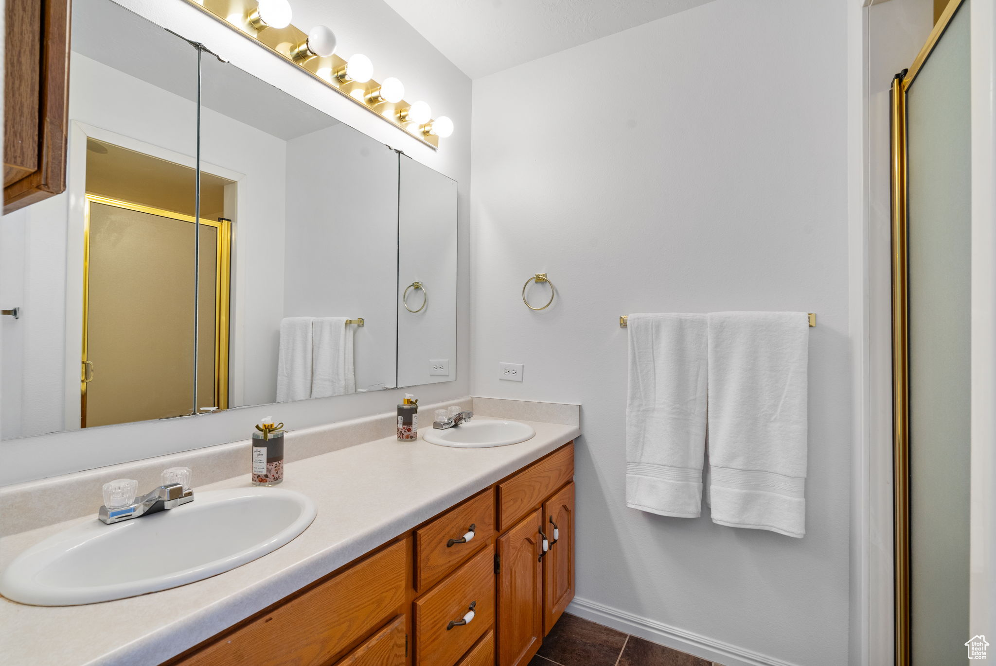 PHASE VI EASTVIEW CONDO - Residential Income