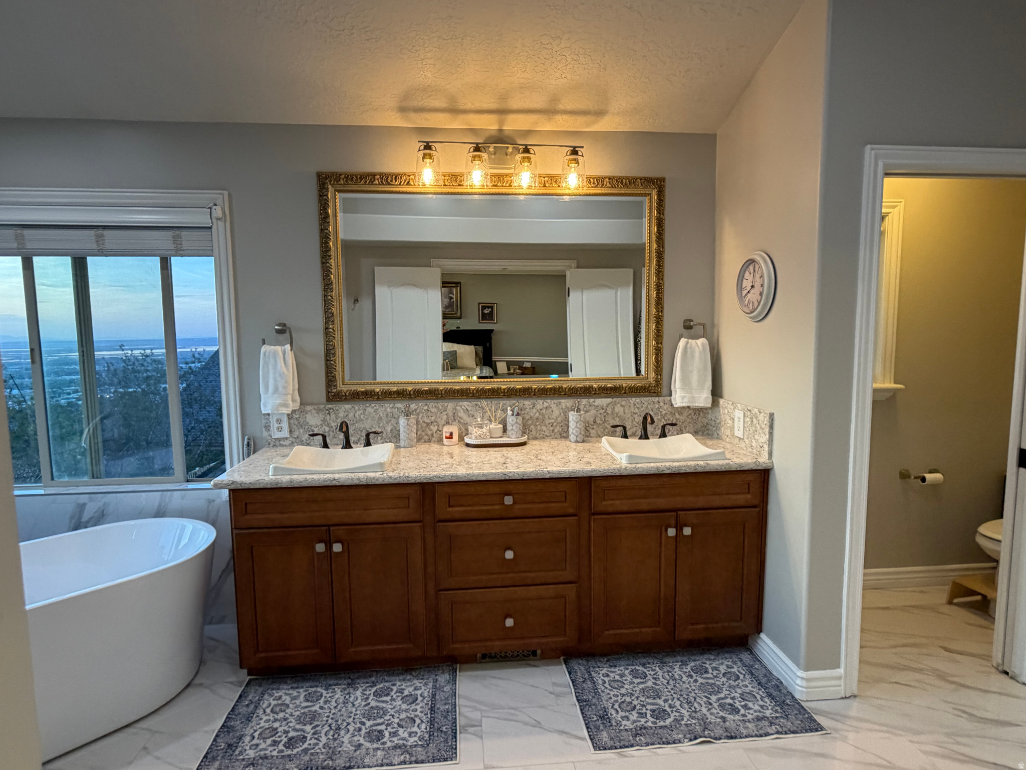 BRIDLEWOOD ESTATES - Residential