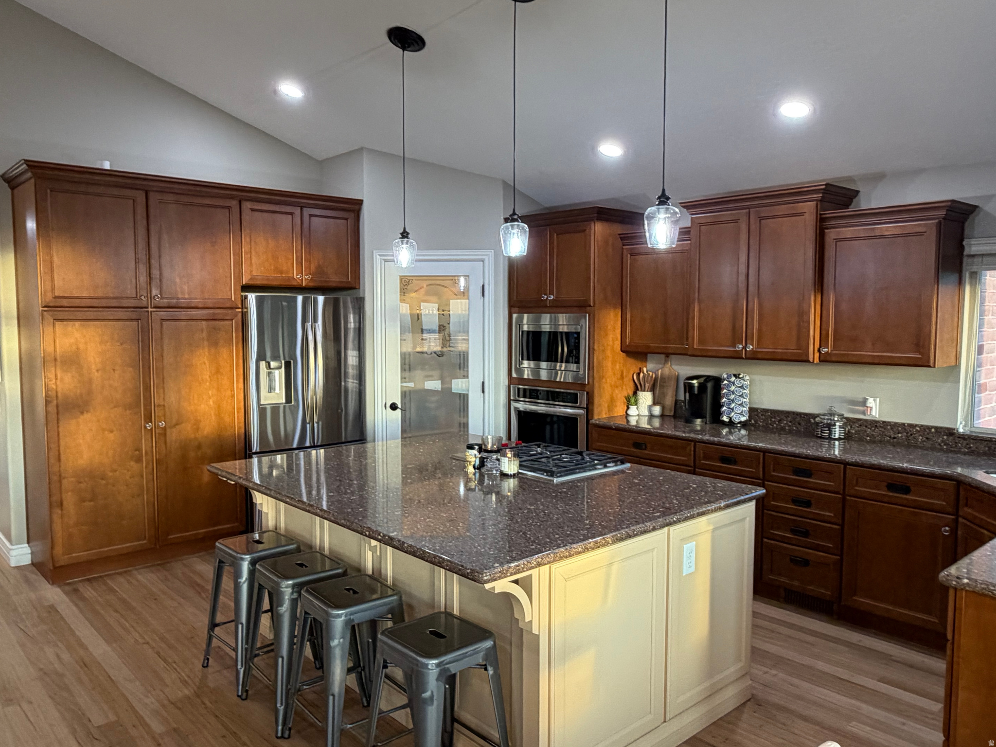 BRIDLEWOOD ESTATES - Residential