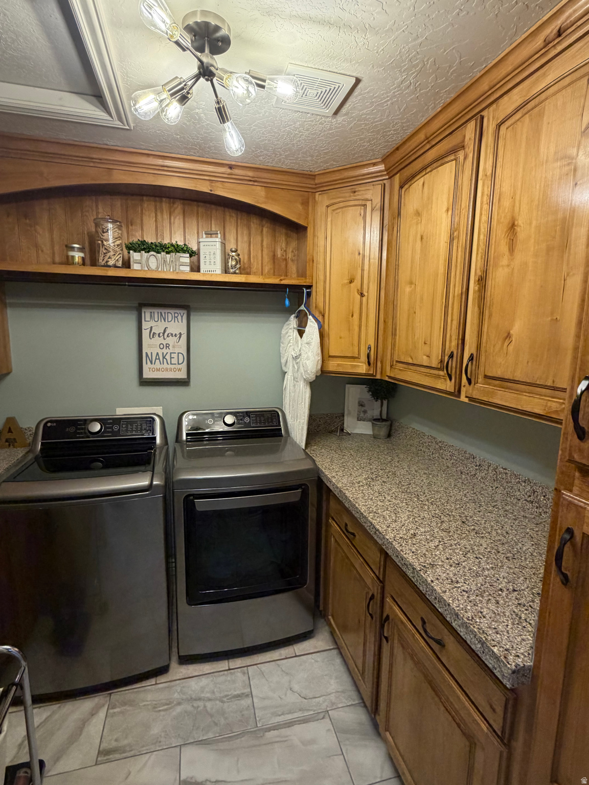 BRIDLEWOOD ESTATES - Residential