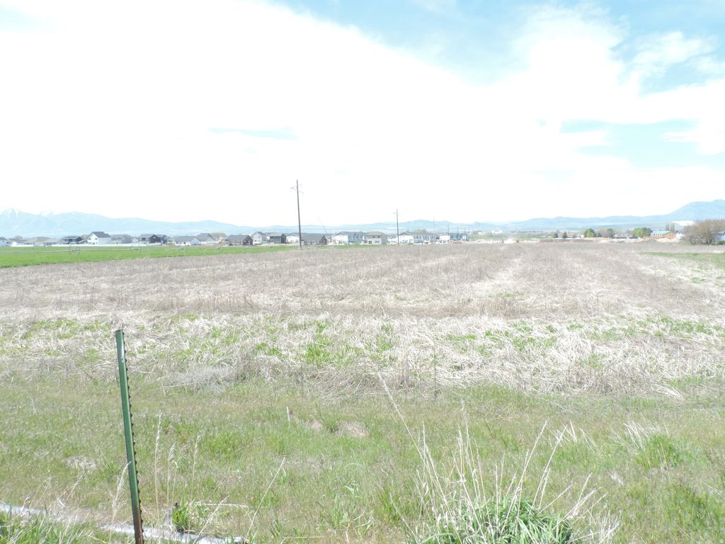 Photo of 6425 N 400 W, Smithfield, UT 84335 (MLS # 2152206)