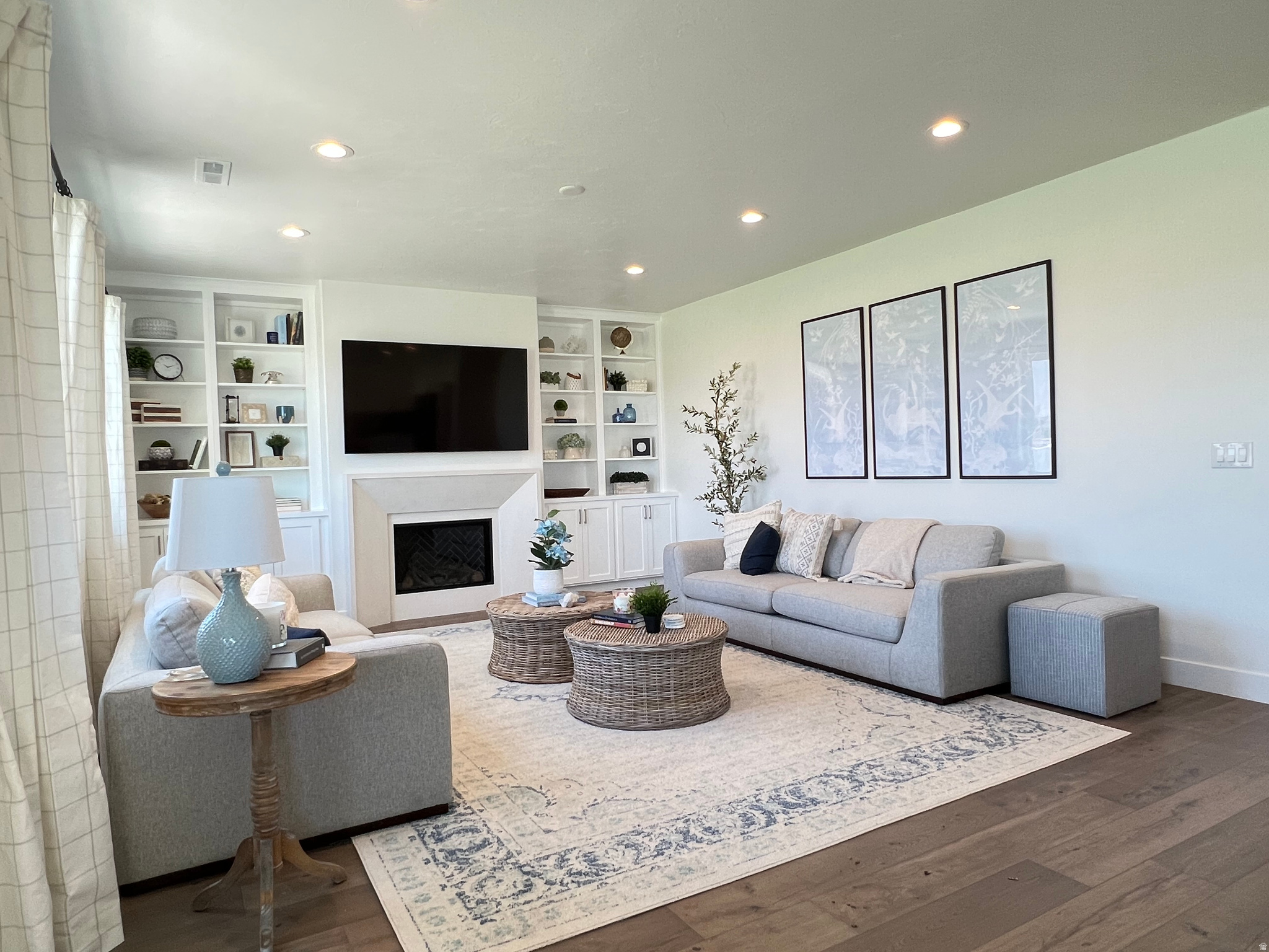 LAKEVIEW FIELDS - Residential