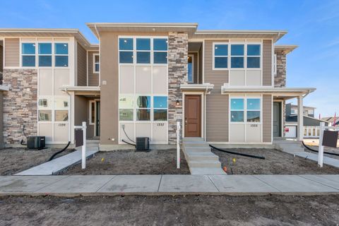 Photo of 1337 E 1670 N #817, Payson, UT 84651 (MLS # 2134440)