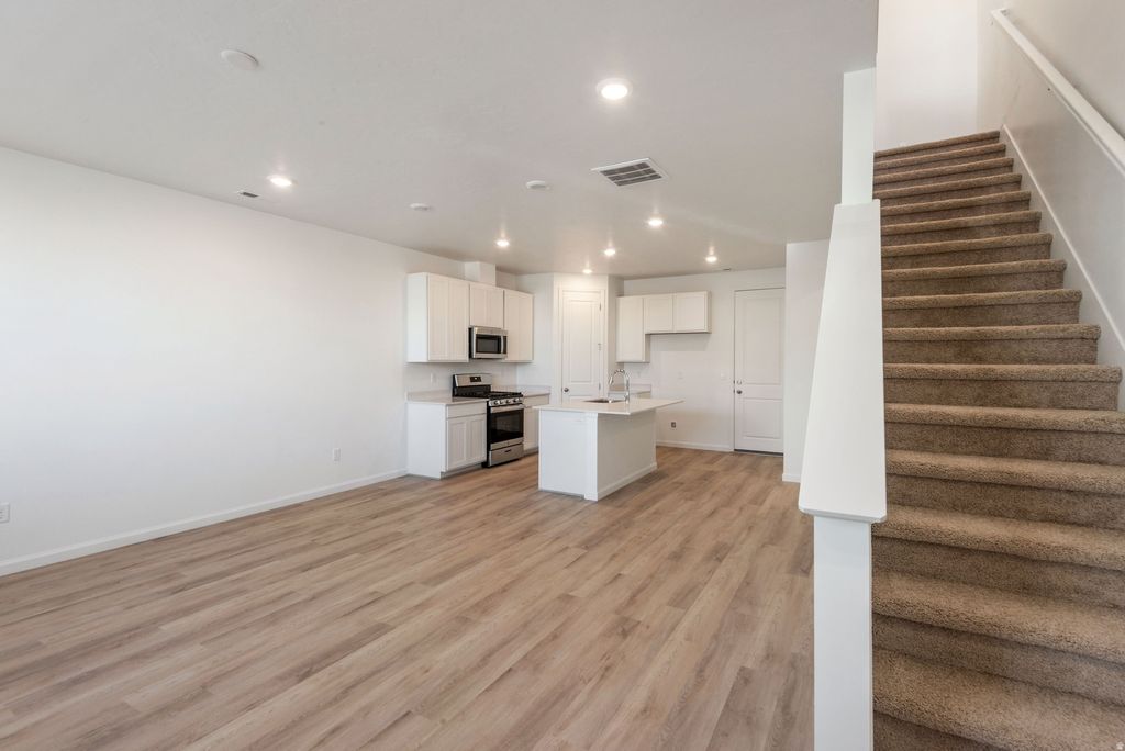 Photo of 1337 E 1670 N #817, Payson, UT 84651 (MLS # 2134440)