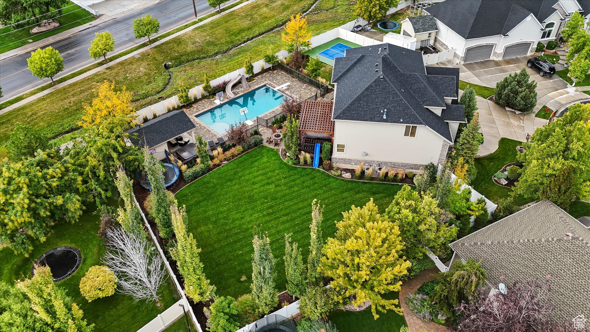 MOUNTAIN VISTAS - Residential