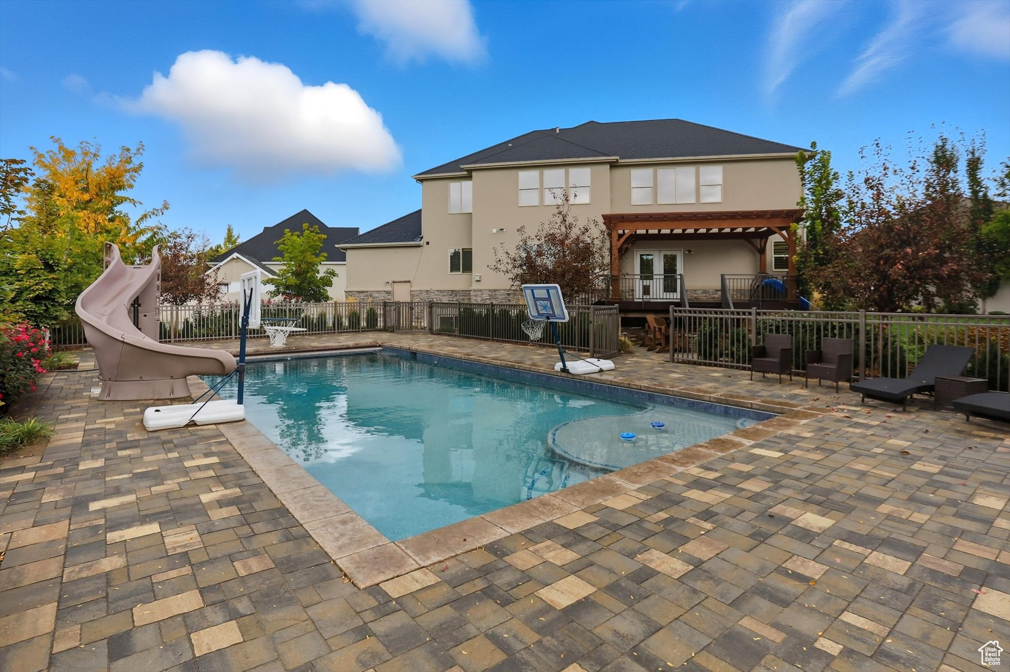 MOUNTAIN VISTAS - Residential