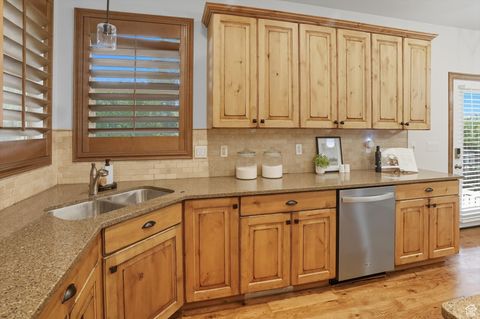 Tiny photo for 1539 W MISTY BREEZE CIR, Kaysville, UT 84037 (MLS # 2115630)