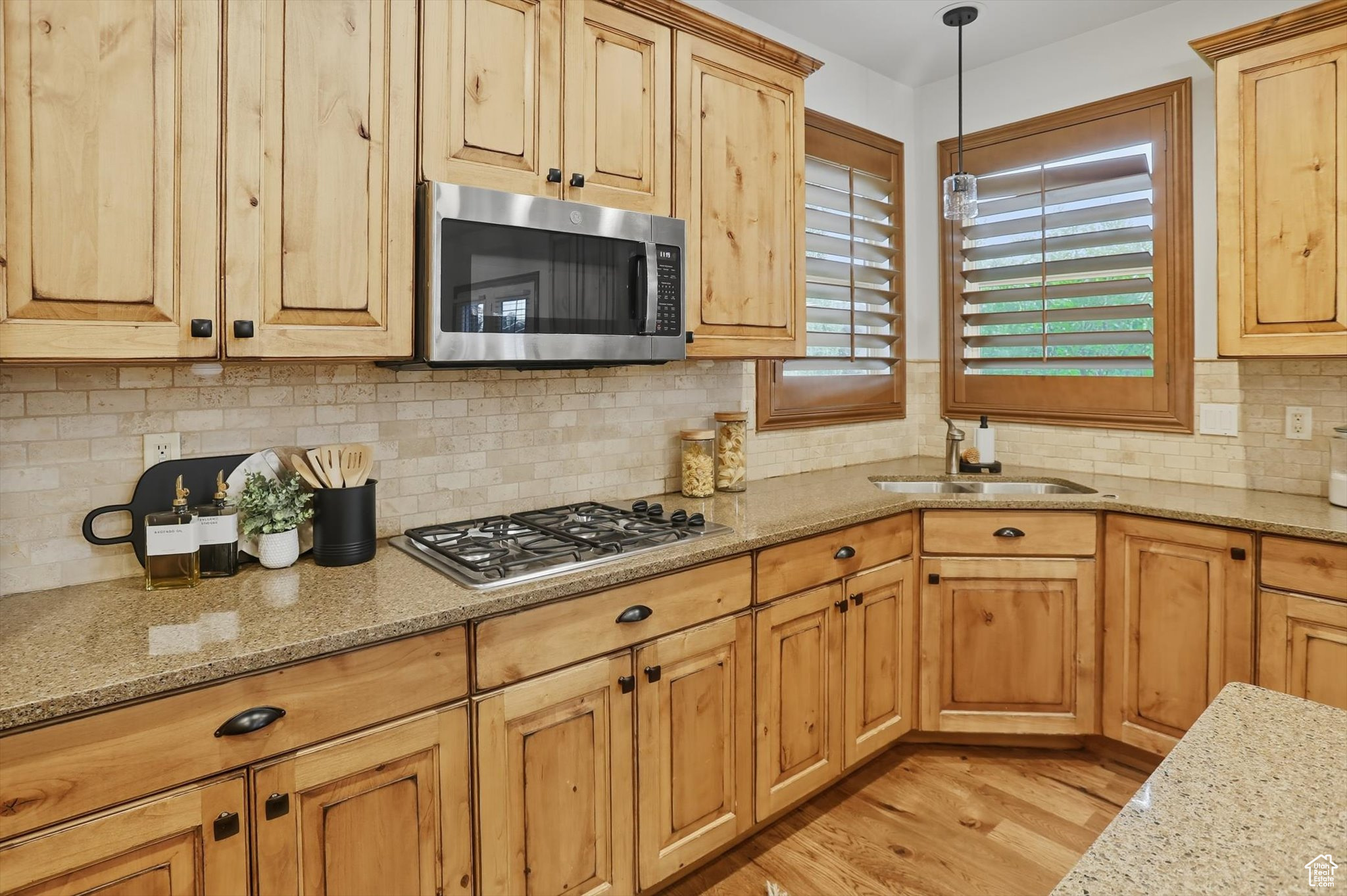 MOUNTAIN VISTAS - Residential