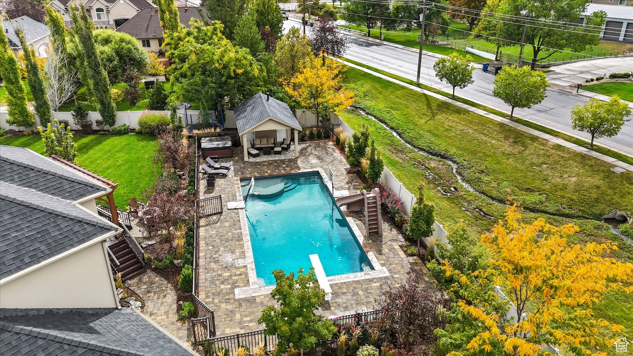 MOUNTAIN VISTAS - Residential