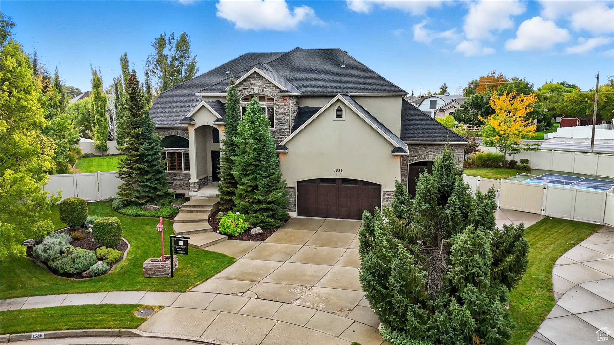 MOUNTAIN VISTAS - Residential