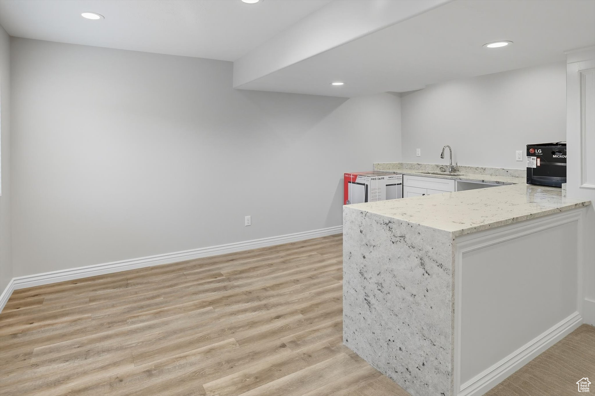 MOUNTAIN VISTAS - Residential