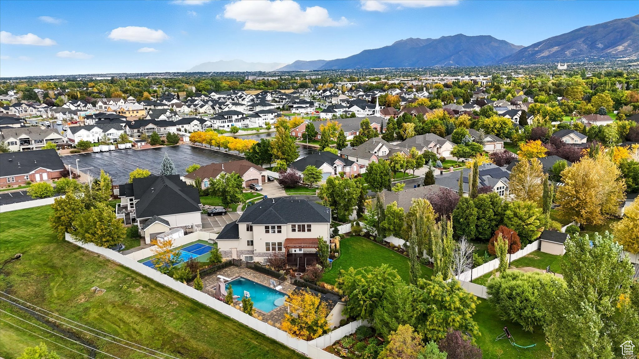 MOUNTAIN VISTAS - Residential
