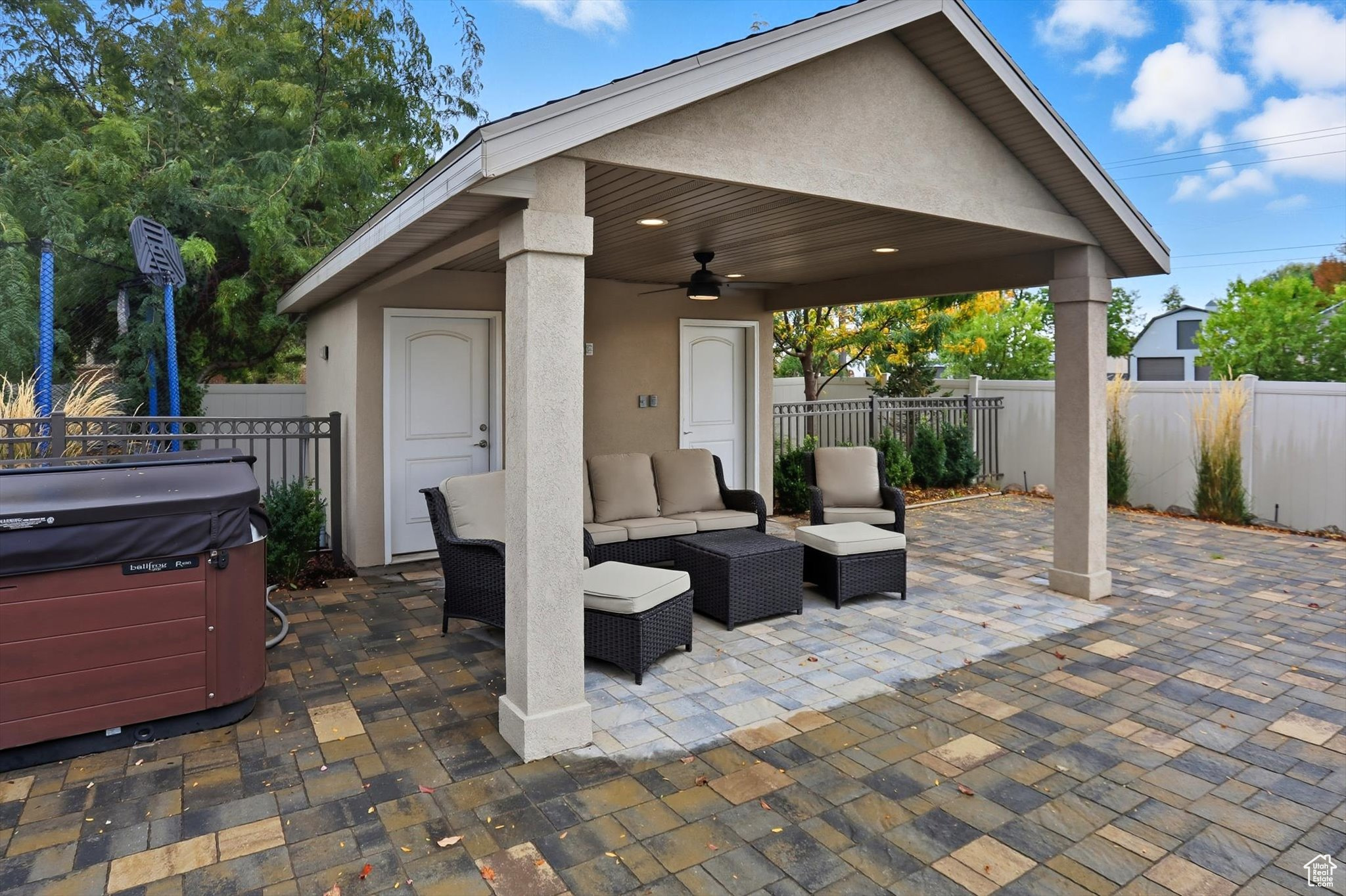 MOUNTAIN VISTAS - Residential
