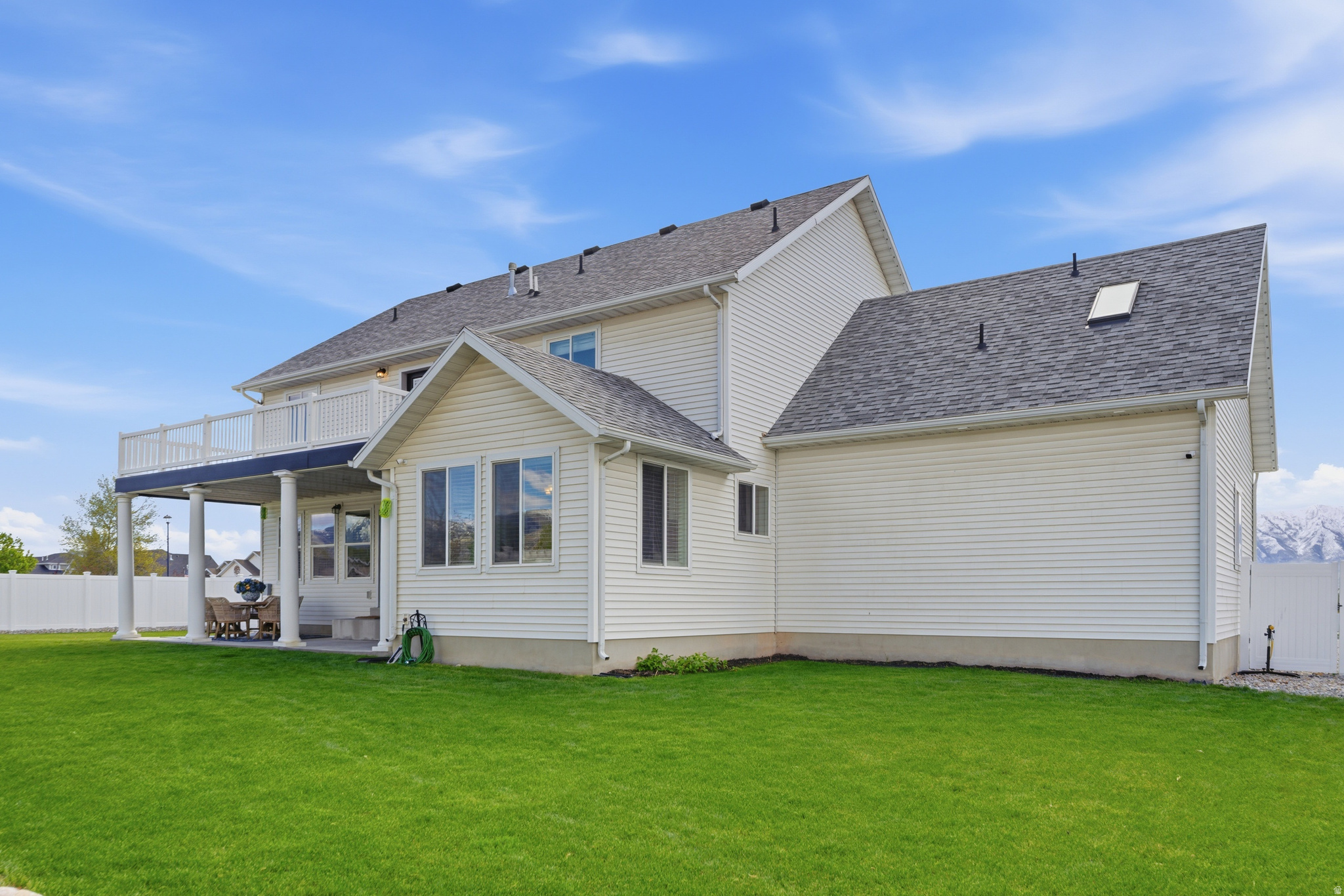 COUNTRY COVE ESTATES - Residential