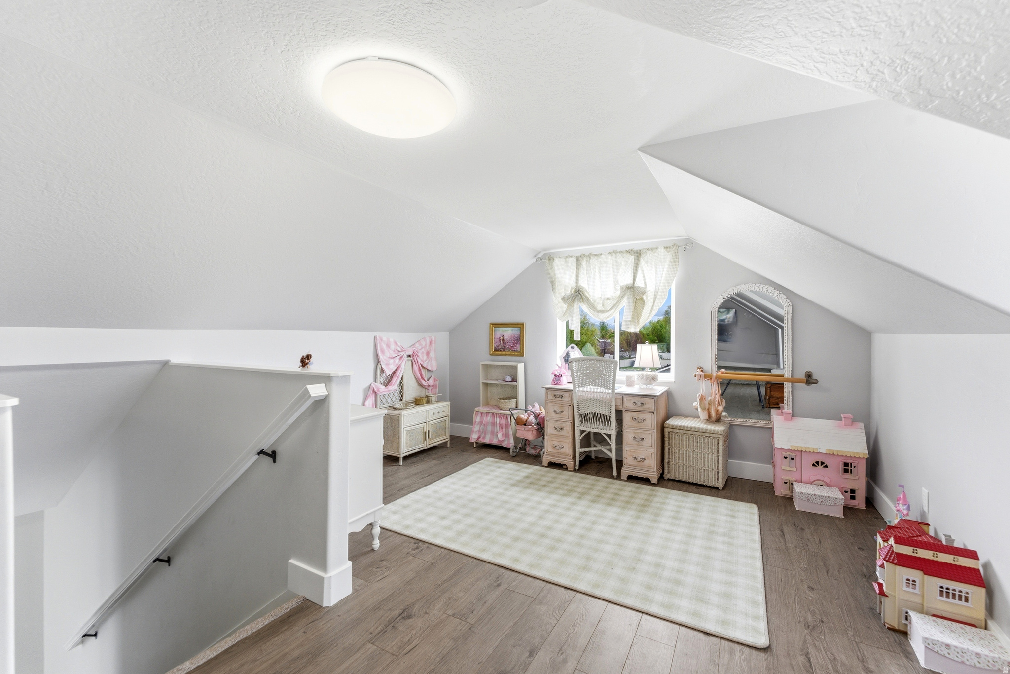 COUNTRY COVE ESTATES - Residential