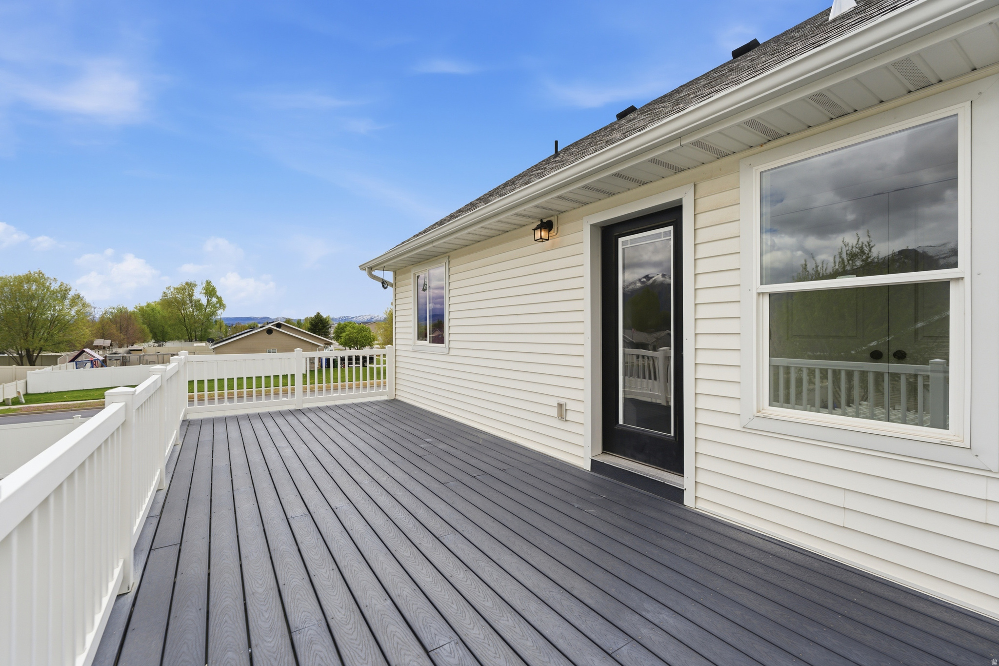 COUNTRY COVE ESTATES - Residential