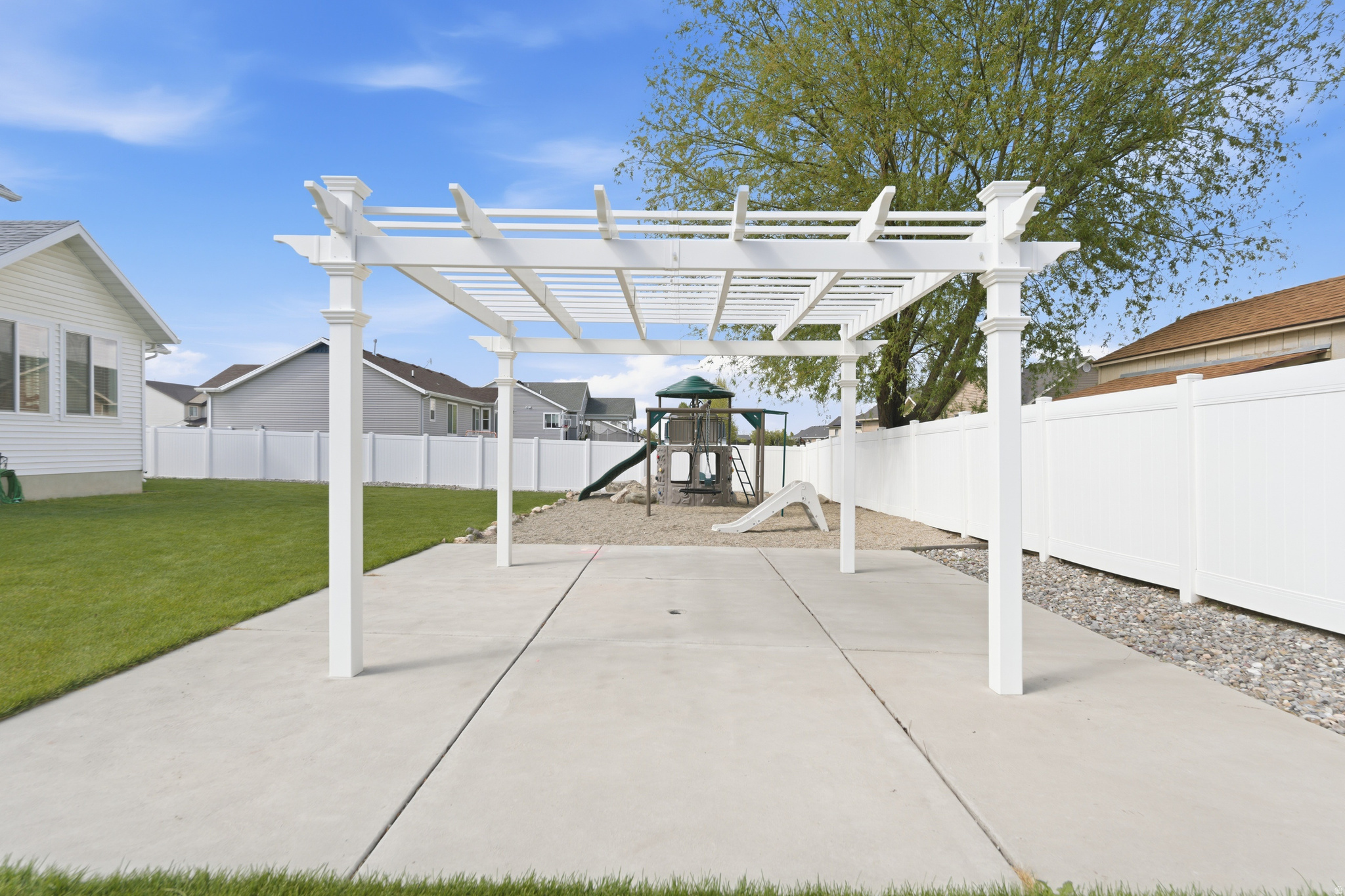 COUNTRY COVE ESTATES - Residential