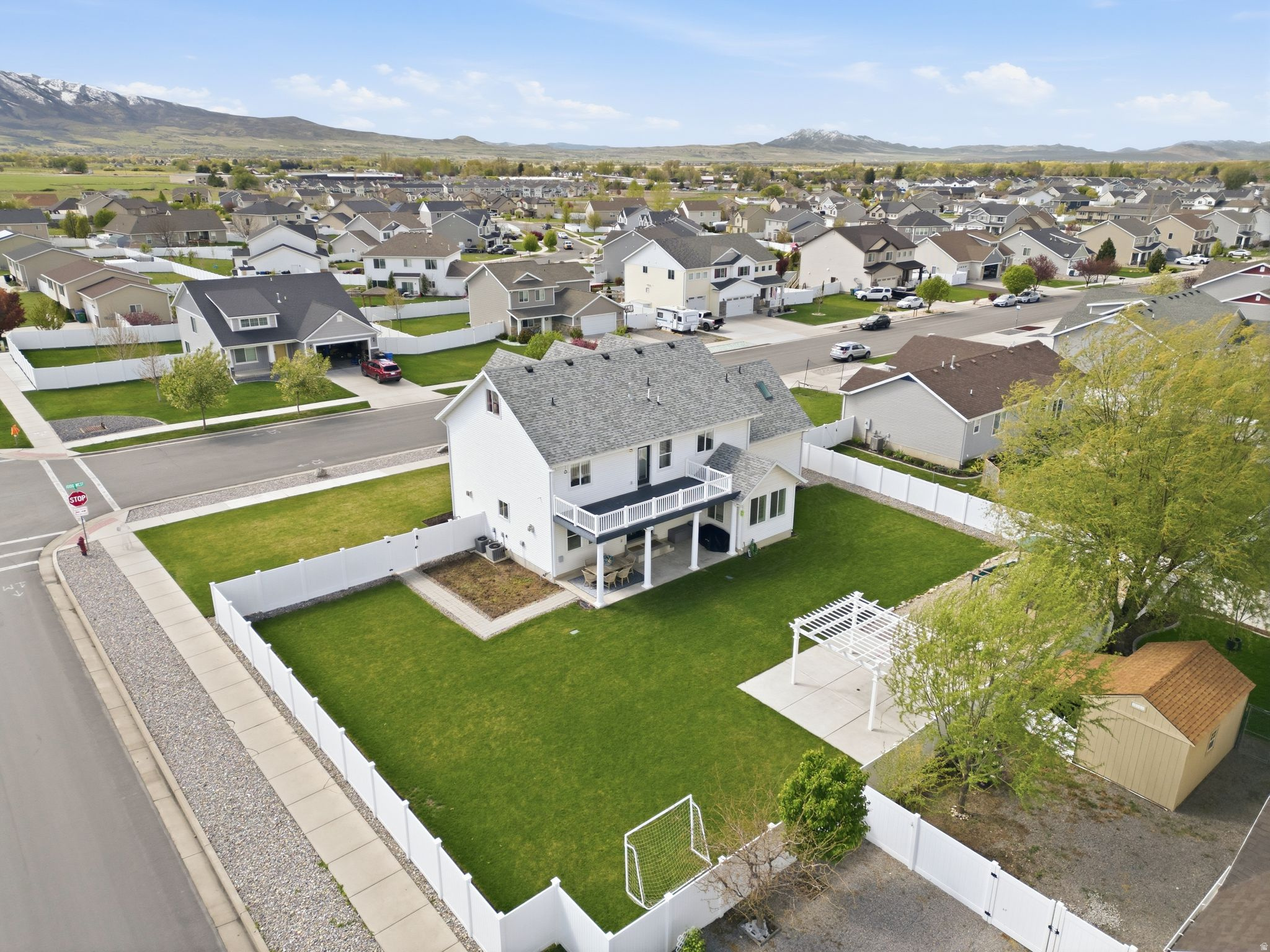 COUNTRY COVE ESTATES - Residential