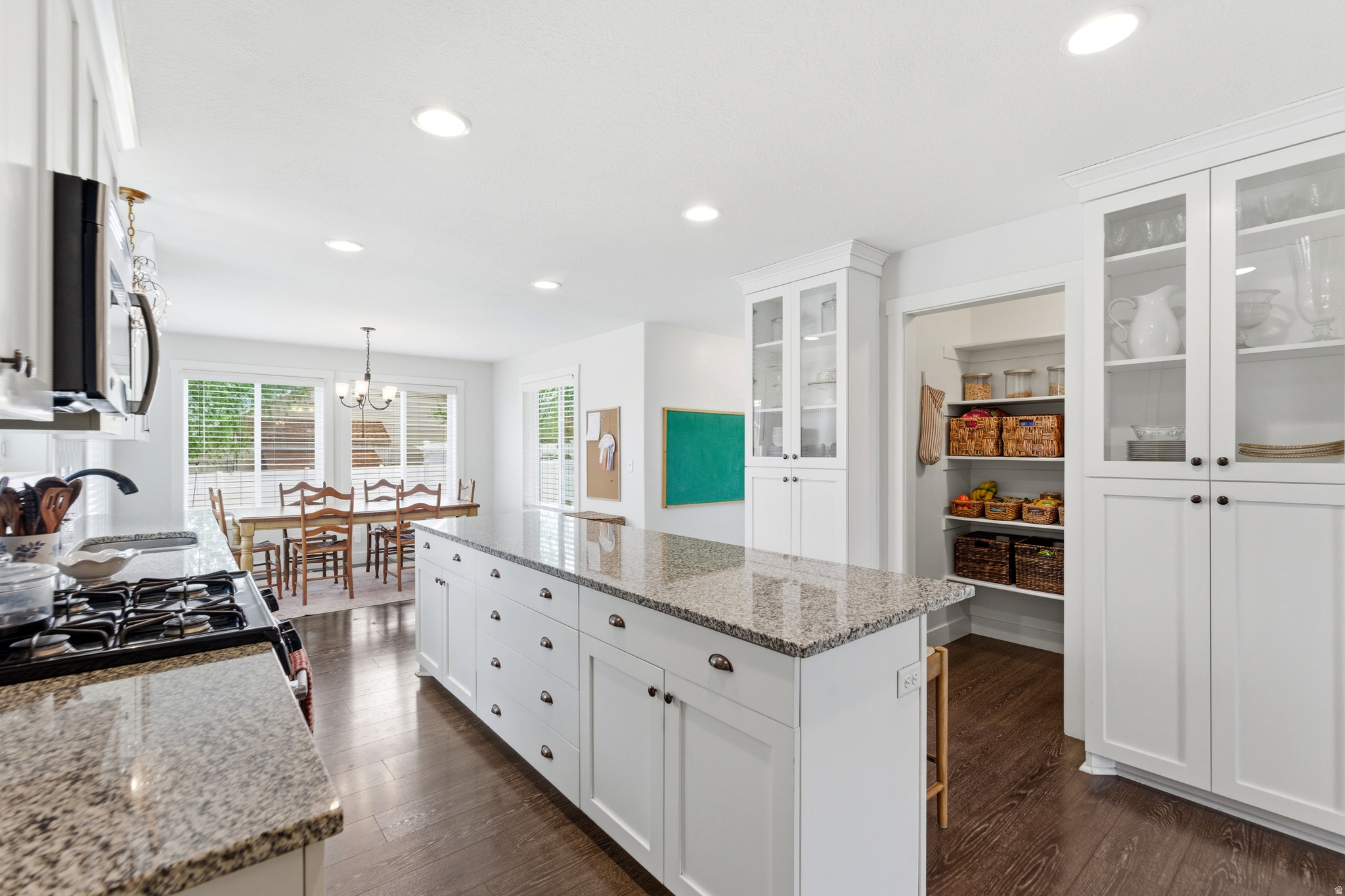 COUNTRY COVE ESTATES - Residential