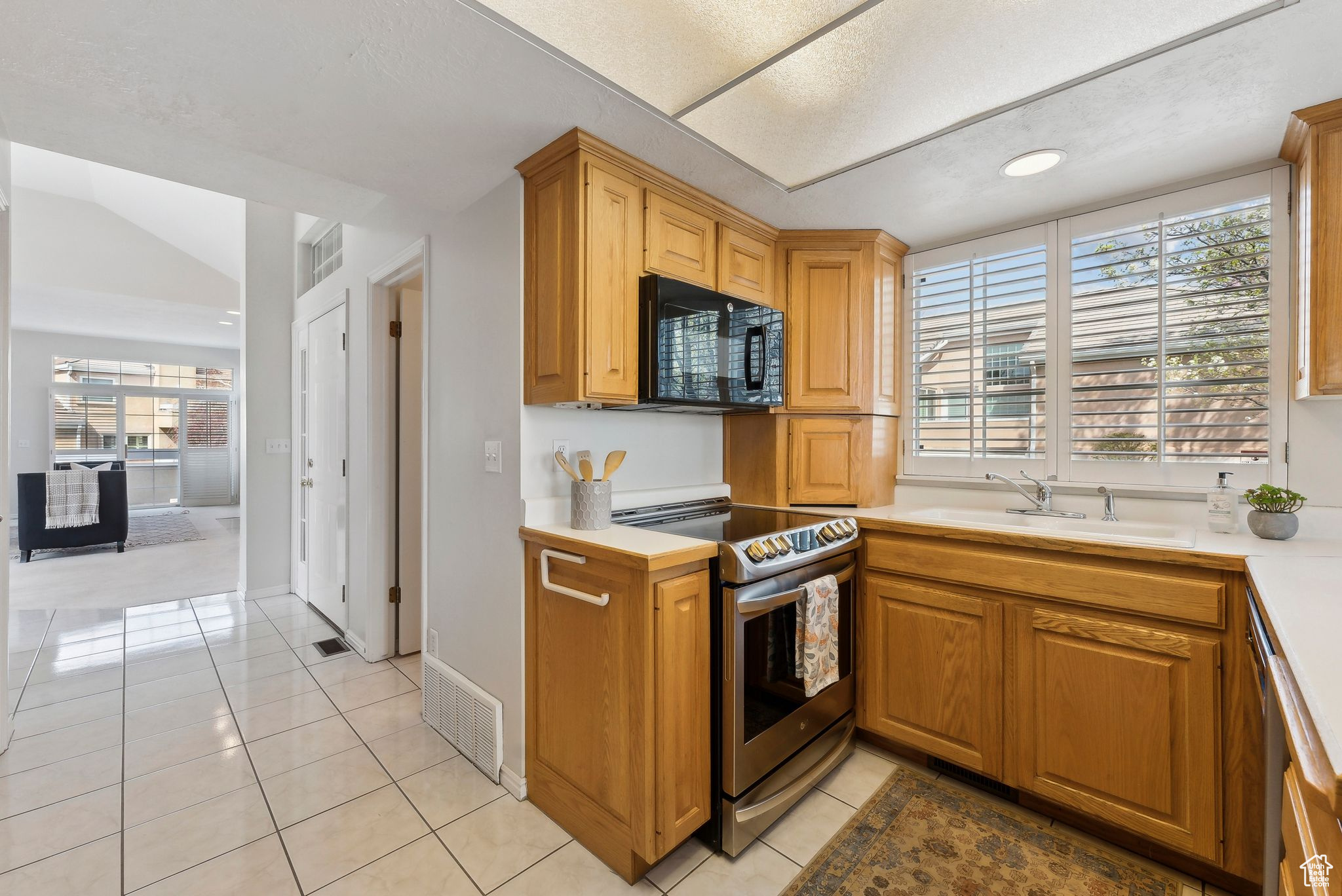 2377 E Dayspring Ln, Salt Lake City, Utah image 5