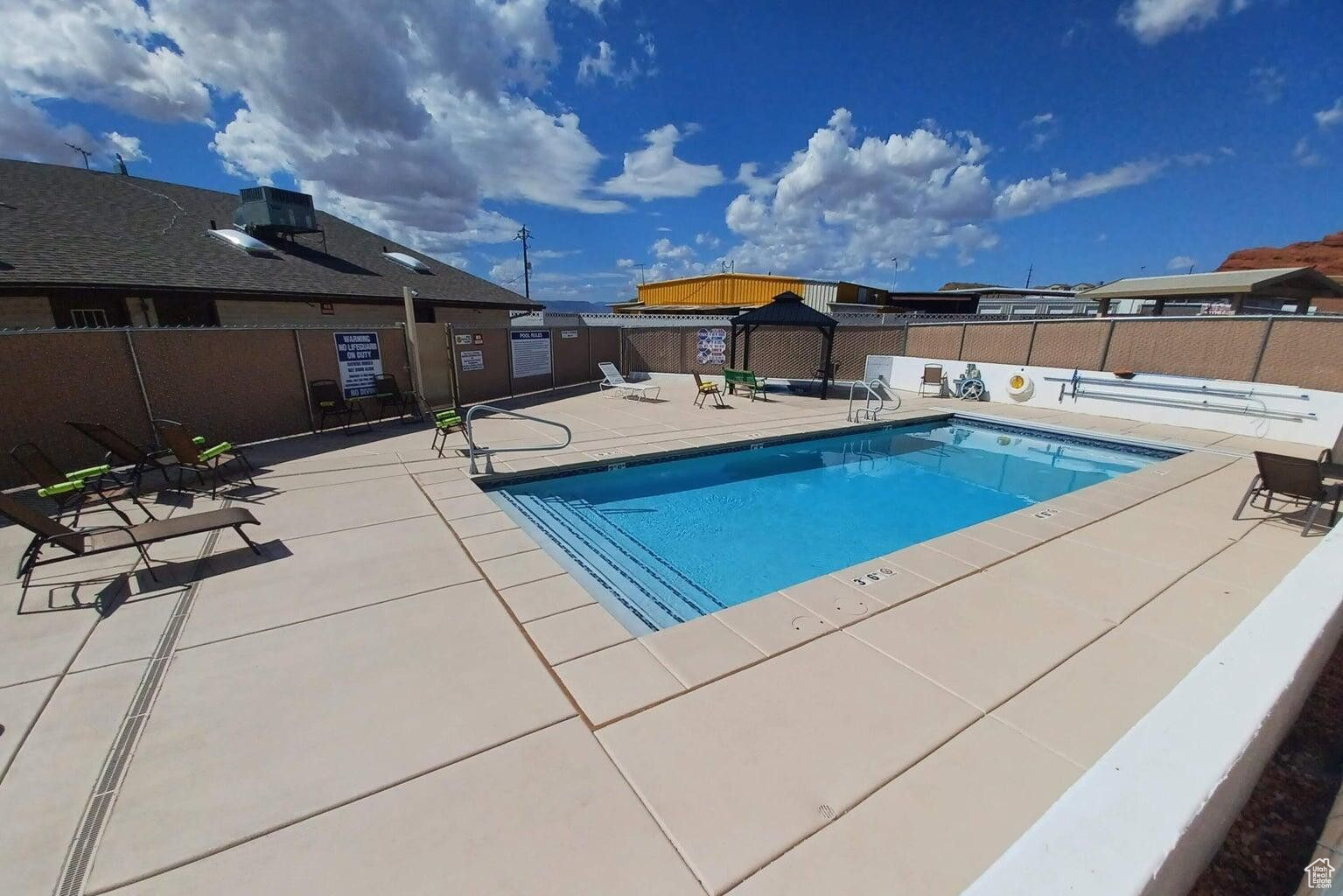 CANYON BREEZE RV RESORT - Land