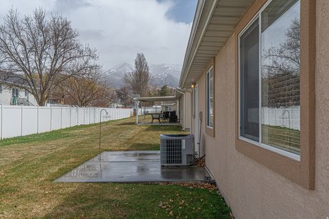 Tiny photo for 275 W 260 N, Hyde Park, UT 84318 (MLS # 2126851)