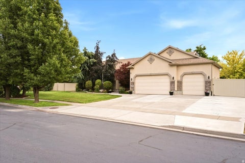 Tiny photo for 1977 COLT DR, Farmington, UT 84025 (MLS # 2167254)