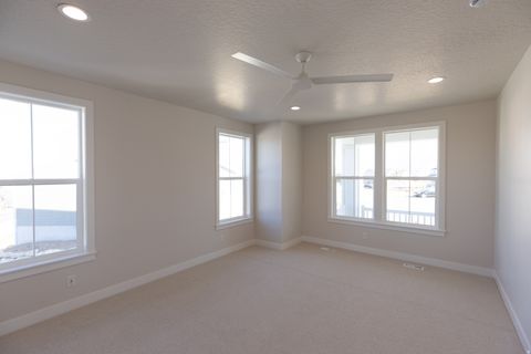 Tiny photo for 691 W EAGLECREST CIR, Elk Ridge, UT 84651 (MLS # 2116978)