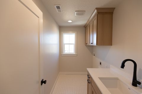 Tiny photo for 691 W EAGLECREST CIR, Elk Ridge, UT 84651 (MLS # 2116978)