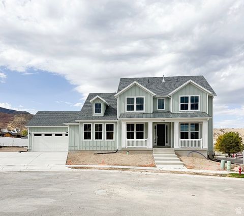 Photo of 691 W EAGLECREST CIR, Elk Ridge, UT 84651 (MLS # 2116978)