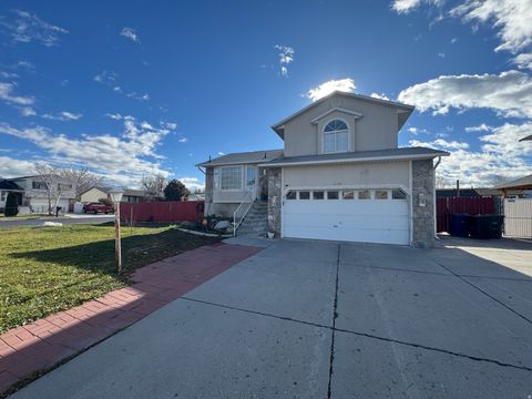 Tiny photo for 2085 W 3800 S, West Valley City, UT 84119 (MLS # 2125836)