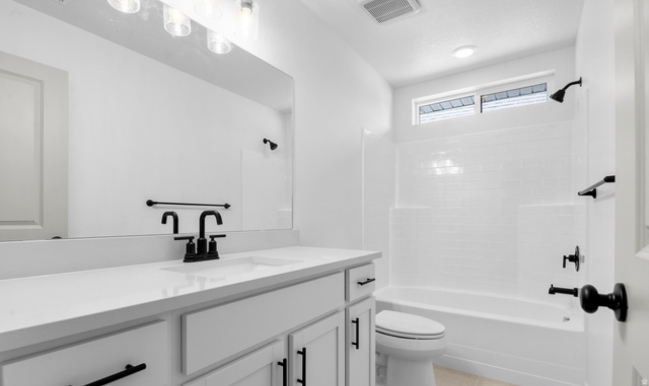 HOLBROOK SCANDIA 3318 - Residential Lease