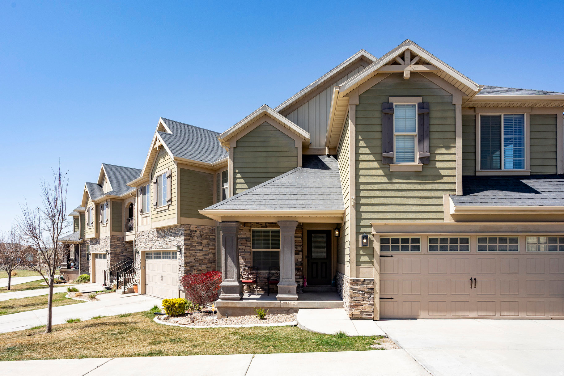 SPRING VALLEY TOWNHOMES - Residential