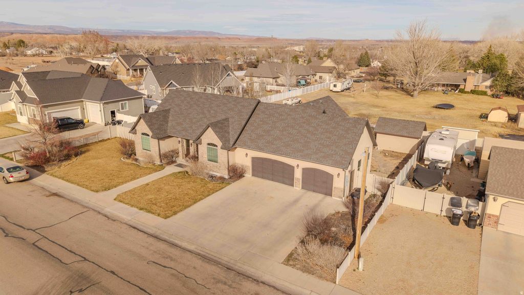 Photo of 85 S CONSTITUTION DR, Roosevelt, UT 84066 (MLS # 2156404)