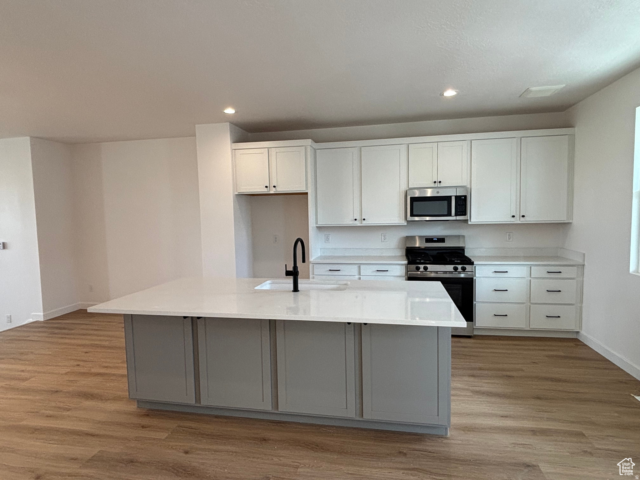 DAYBREAK - Residential