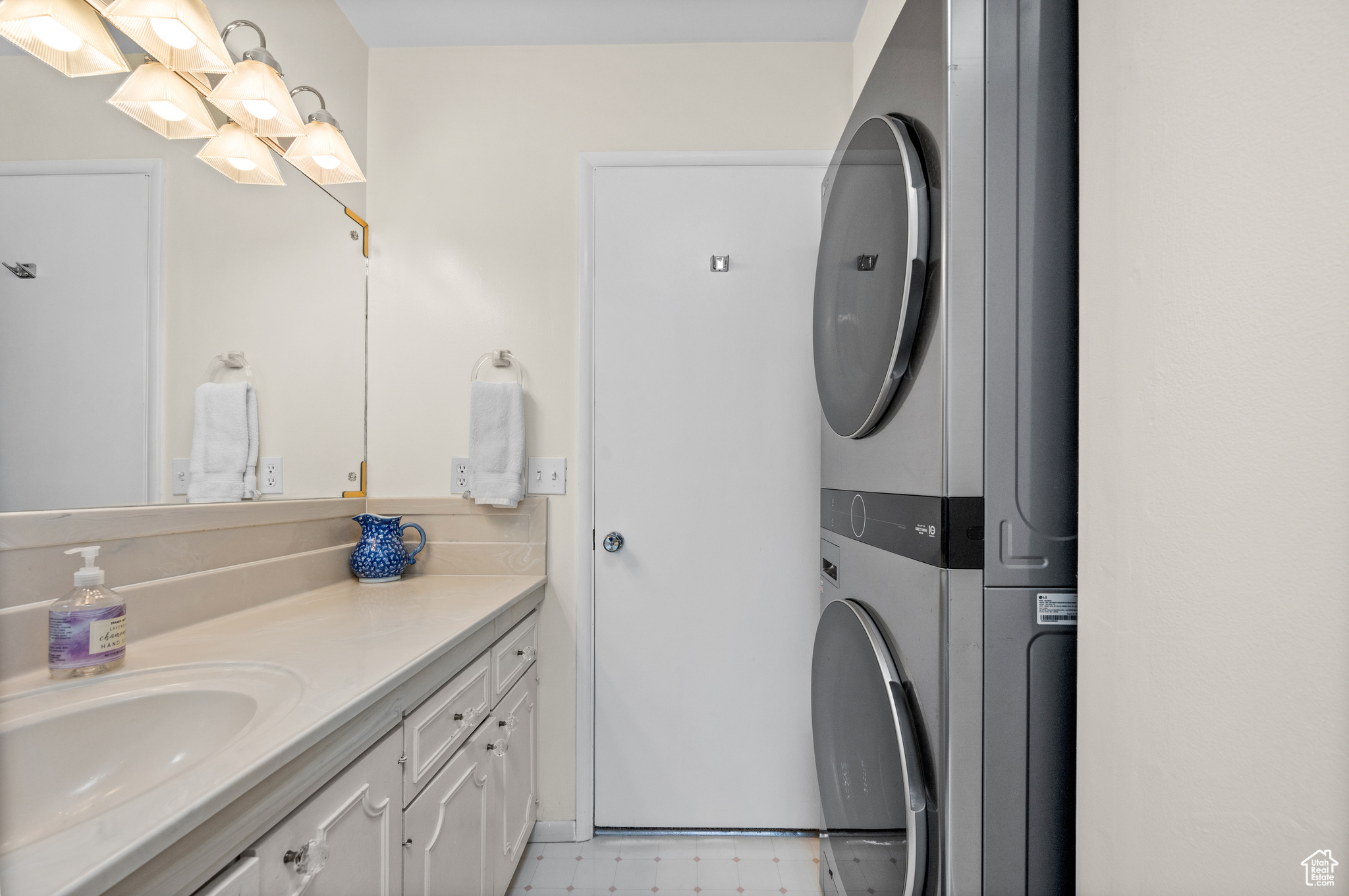 CAPRI PARK - Residential