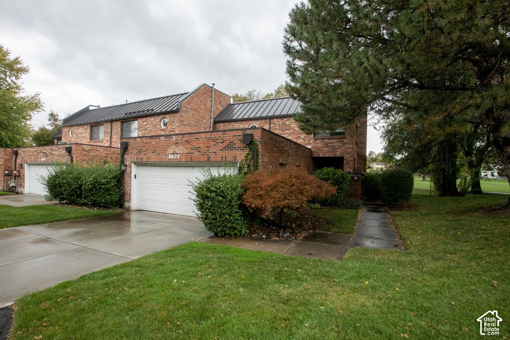Photo of 1621 N SWEETWATER LN W, Farmington, UT 84025 (MLS # 2193299)