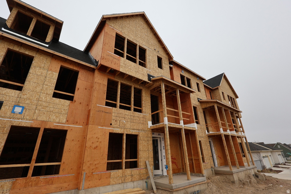 DAYBREAK - Residential