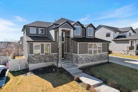 Photo of 607 SAGE LN W, Saratoga Springs, UT 84045 (MLS # 2138518)